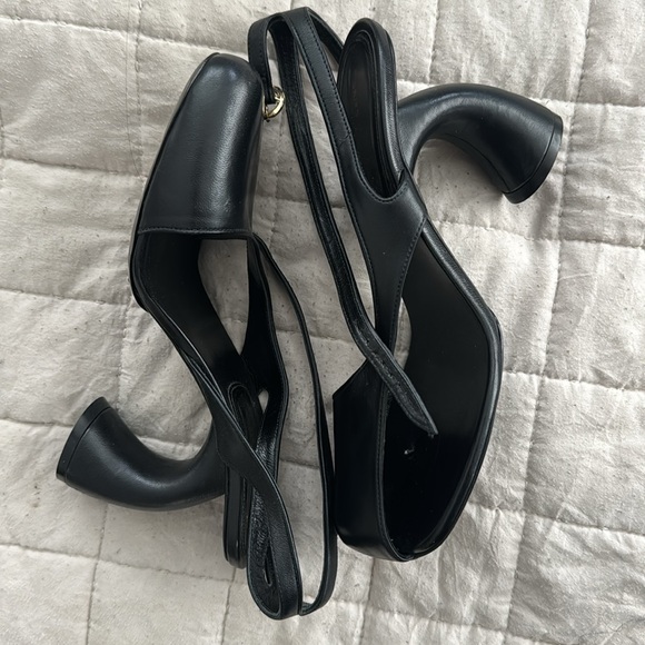 Dries Van Noten Asymmetrical Leather Ankle Strap Sandals, Black, Womens (39) - Picture 4 of 6